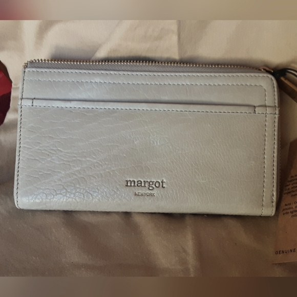 NWT Margo Leather Wristlet Wallet - Picture 2 of 14